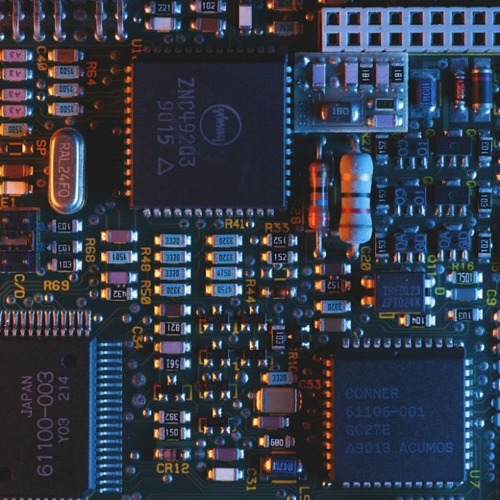 German Researchers Explore Quantum Chips Made With Deposited Organic Molecules